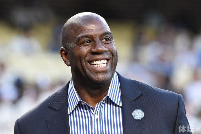 第四届“衢州烂柯杯”世界围棋公开赛本赛首轮战罢